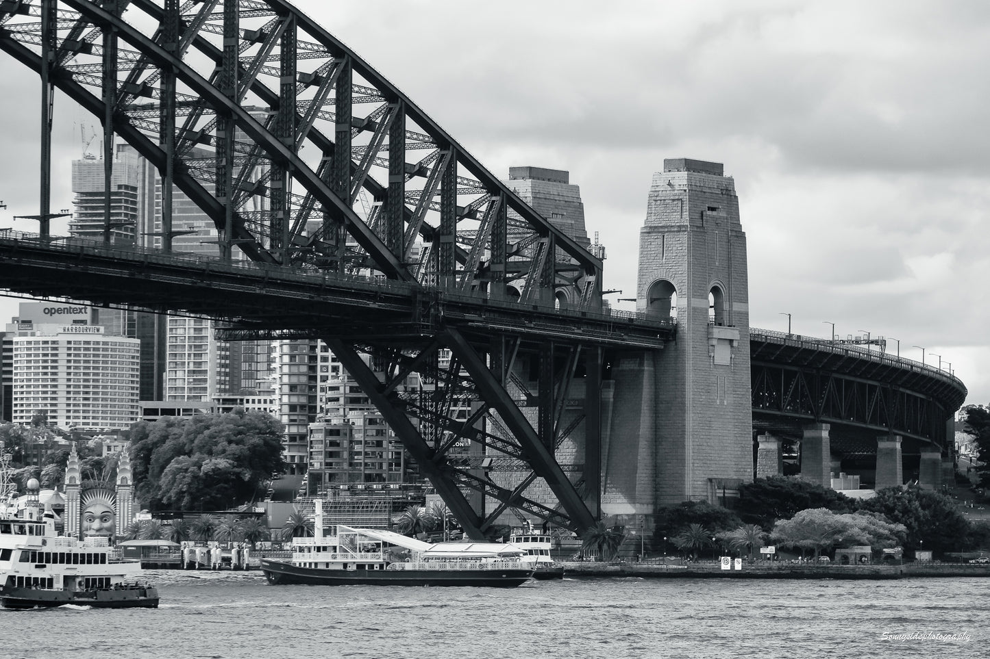 Bridge Black&White